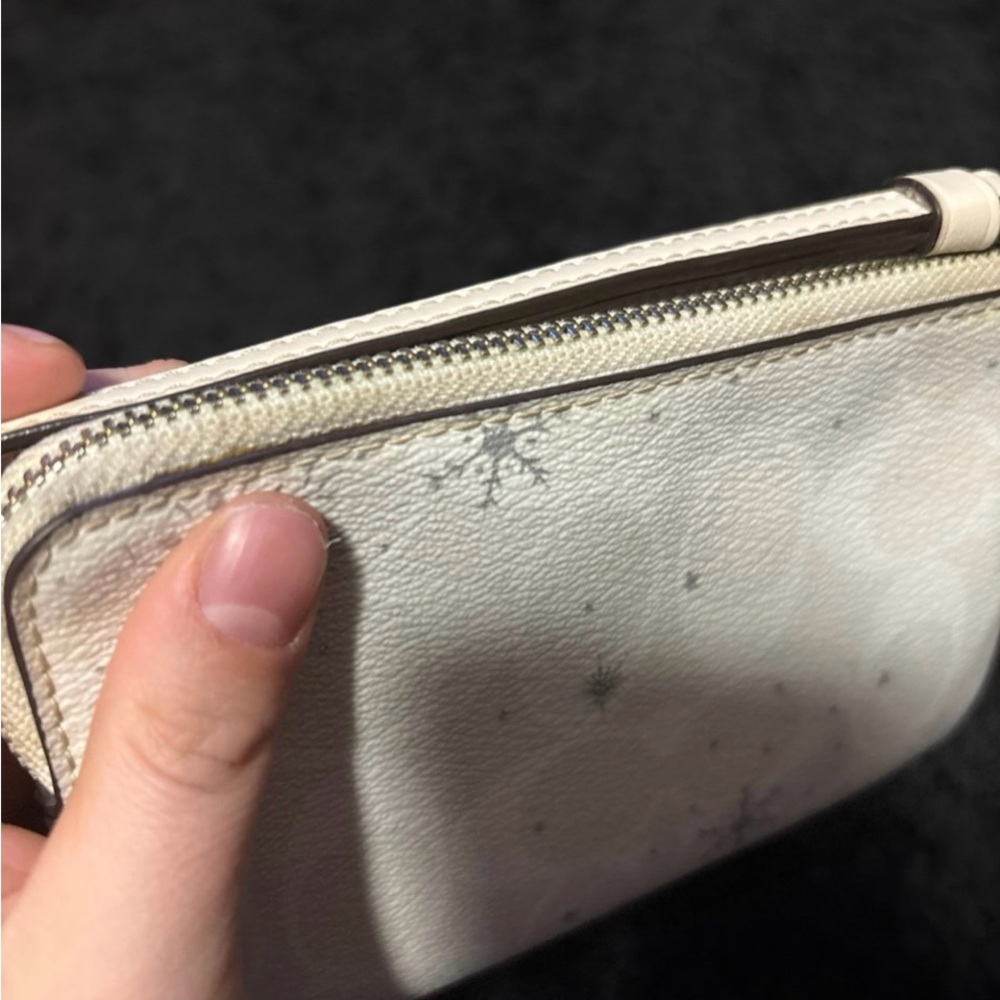 Coach Wristlet Limited Edition Holiday White Snowflake With Metallic Snowflake - Picture 3 of 7